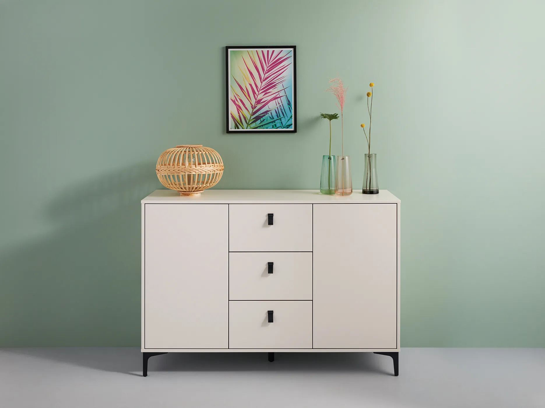 SIE-L097M_Sideboard-1_2022.webp