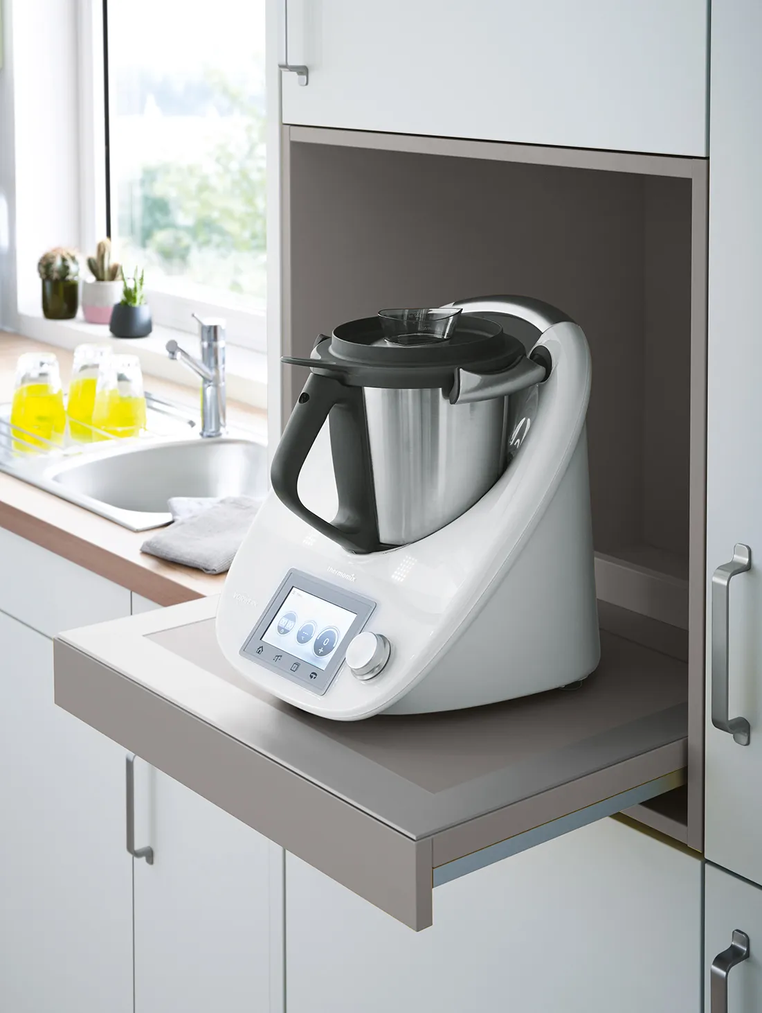 Aufsatzschrank-Auszugstablar_2022.webp