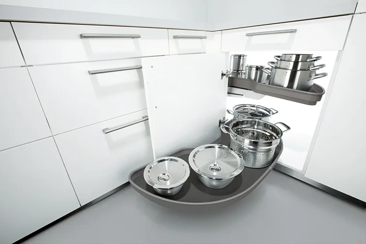 Schwenkauszug_C-Slide_2020.webp
